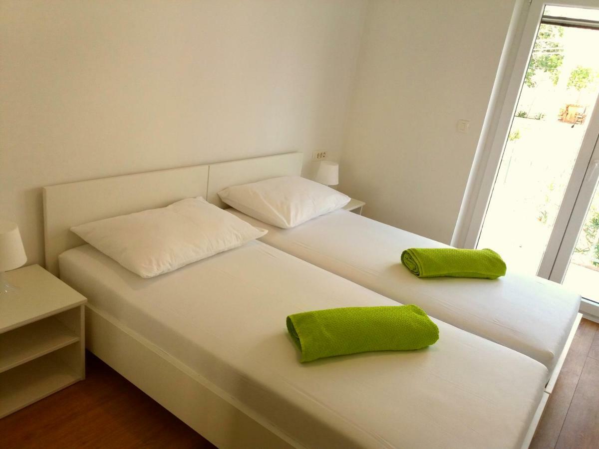 Apartments Mestrovic Lopar Exterior photo