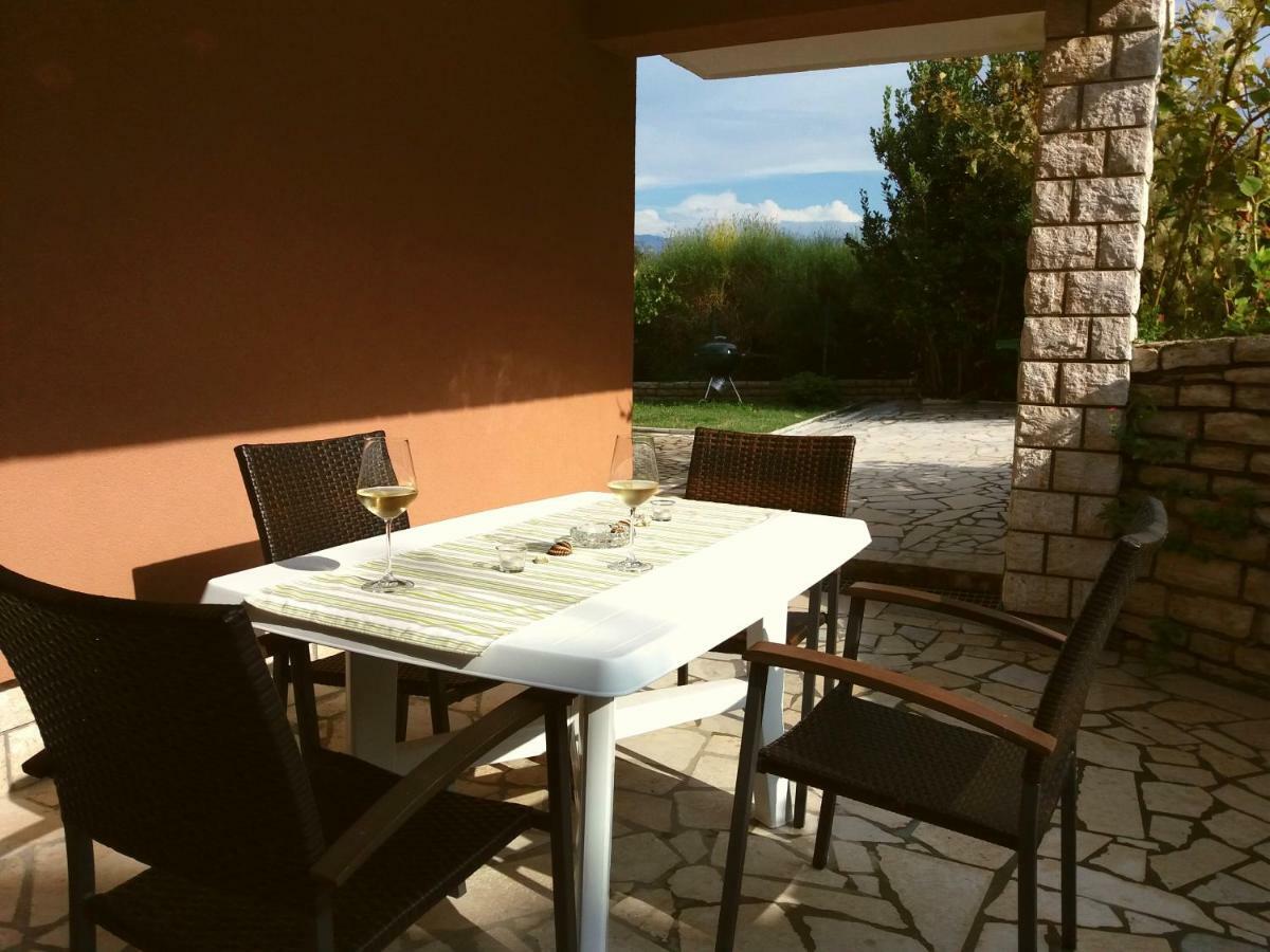 Apartments Mestrovic Lopar Exterior photo