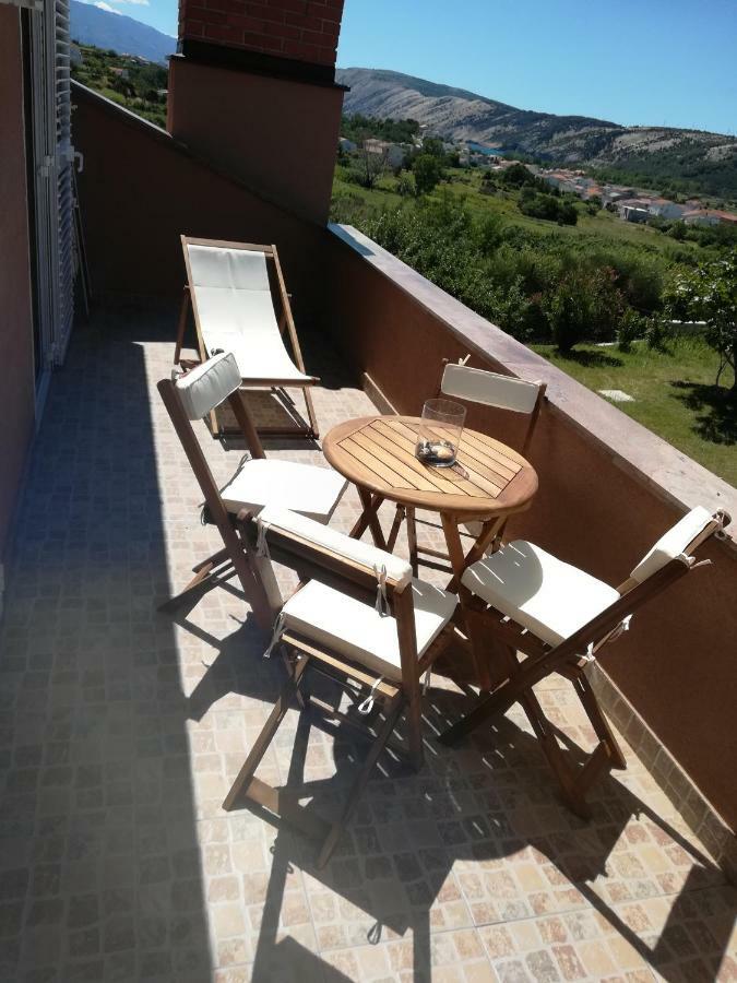 Apartments Mestrovic Lopar Exterior photo